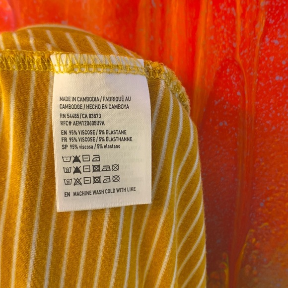 AMERICAN EAGLE OUTFITTERS Mustard Yellow Favorite T shirt Top - Picture 10 of 10